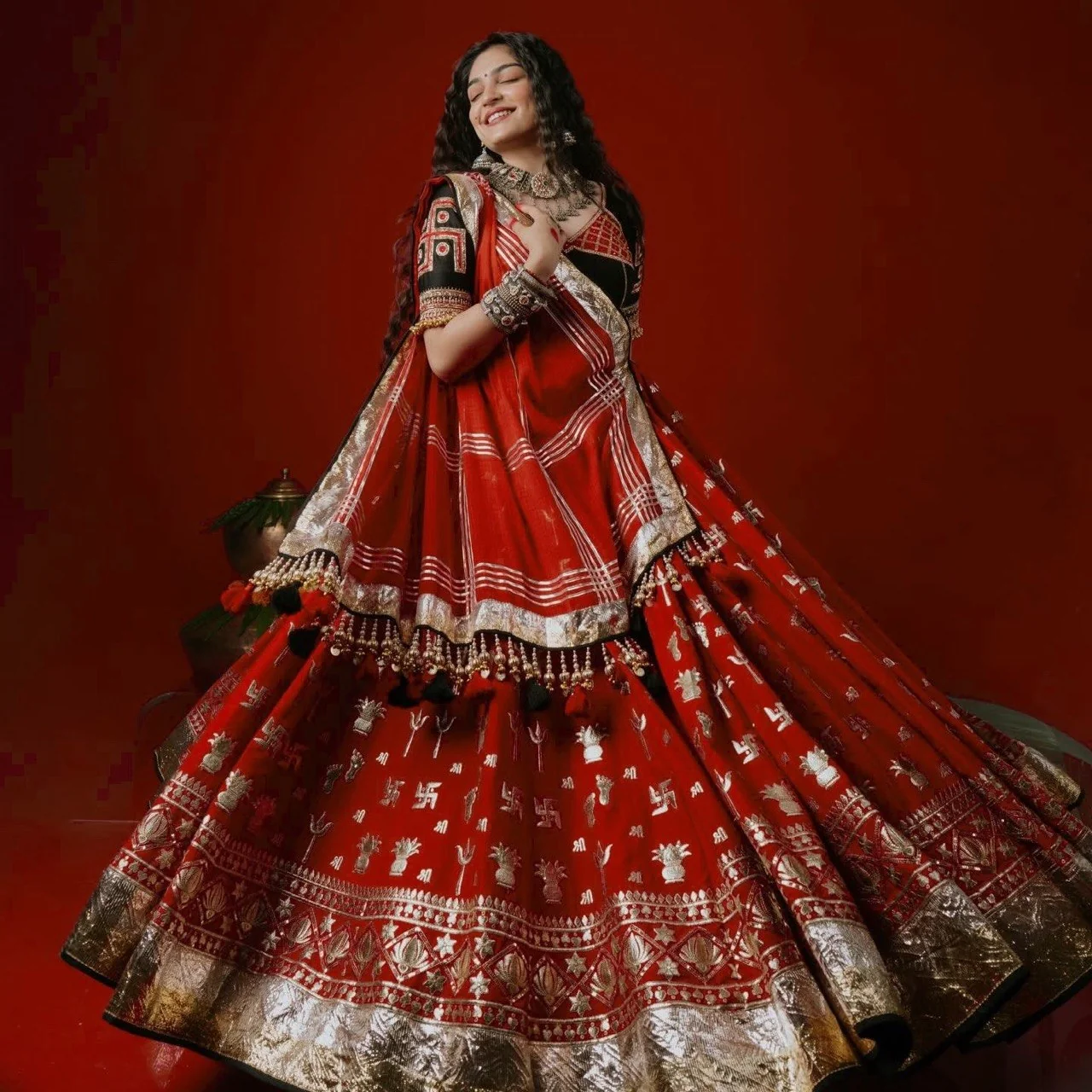 Red Traditioanl Printed Mirror Work Navratri Lehenga Choli - Image 3